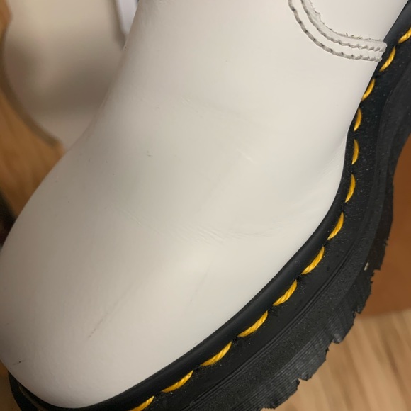 Dr. Martens 2976 Platform Chelsea Boots - Picture 8 of 8